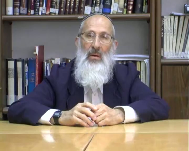 האם יש בהלכות צניעות כלל אחיד או שאשה יפה צריכה לנהוג צניעות יתירה ?