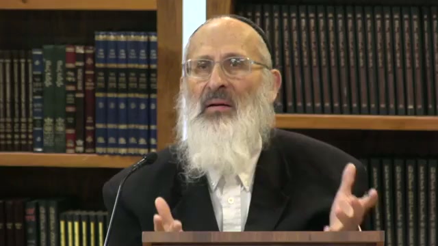 צריך להאהיב את התורה על העם, האם אין הכוונה שצריך להיות גמיש כמה שיותר בענייני הלכה ?